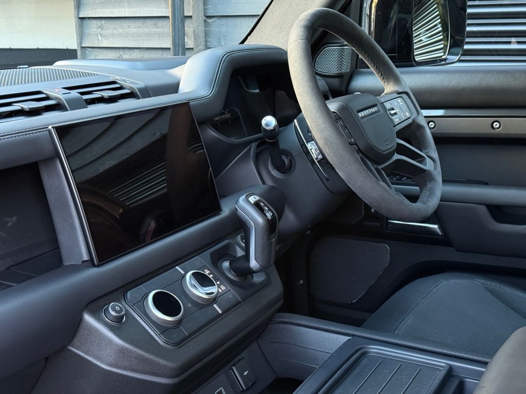 Used Land Rover Defender 2021 for sale - 78016835: Photo 7