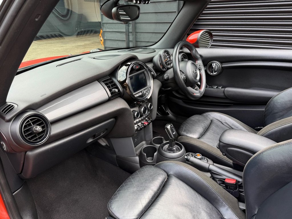 Used MINI Convertible 2019 for sale - 78016901: Photo 17