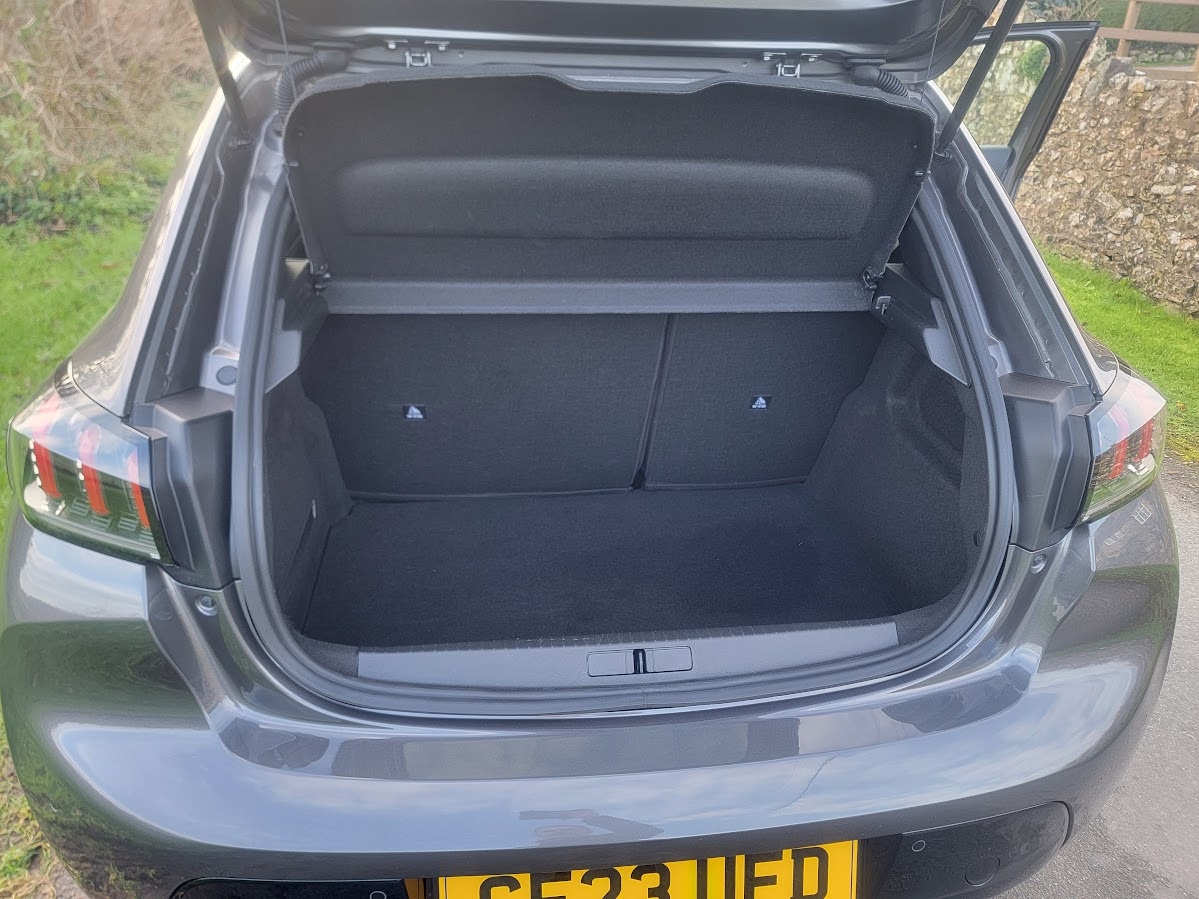 Used Peugeot 208 2023 for sale - 76958817: Photo 14