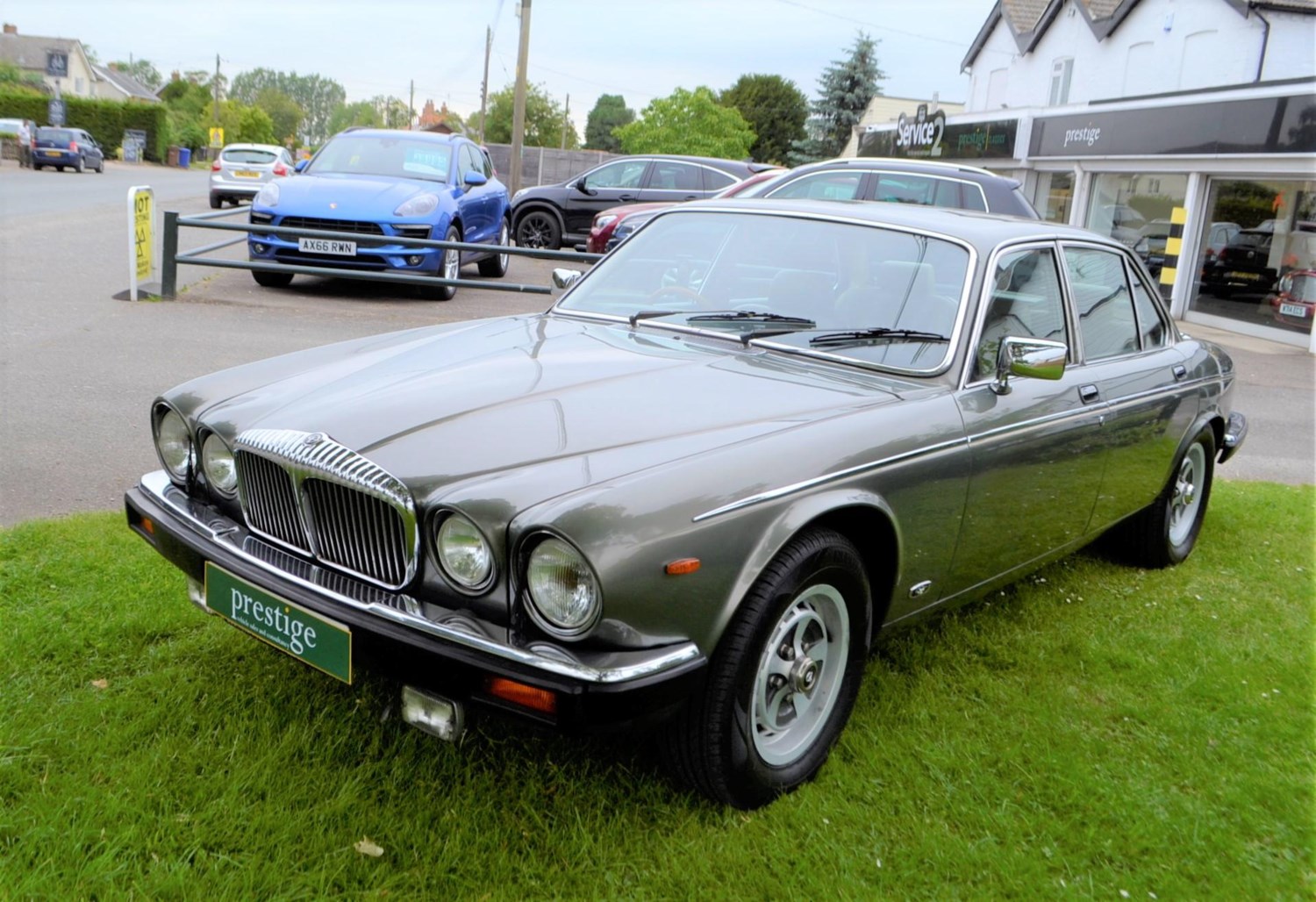 1986 Daimler Double Six Auto for Sale | CCFS