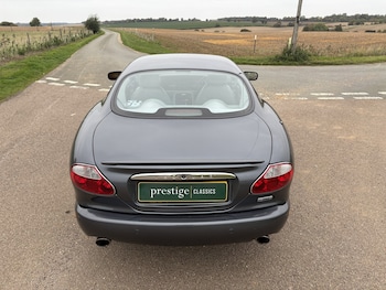 Used Jaguar XK8 2004 for sale - 78300356: Photo