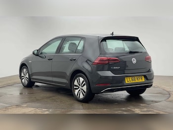 Used Volkswagen Golf 2018 for sale - 78242842: Photo