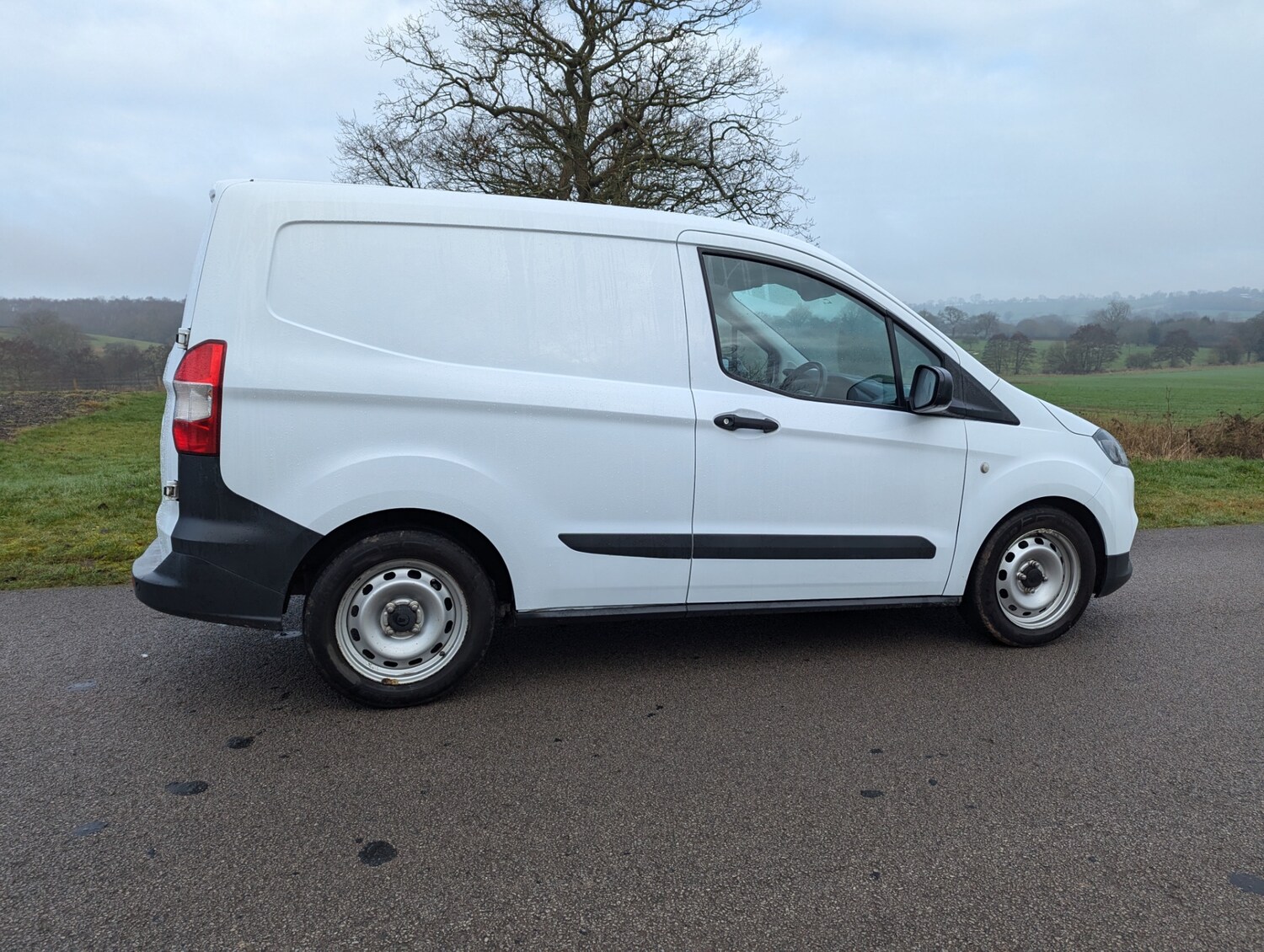 Used Ford Transit Courier 2023 for sale - 77354008: Photo 24