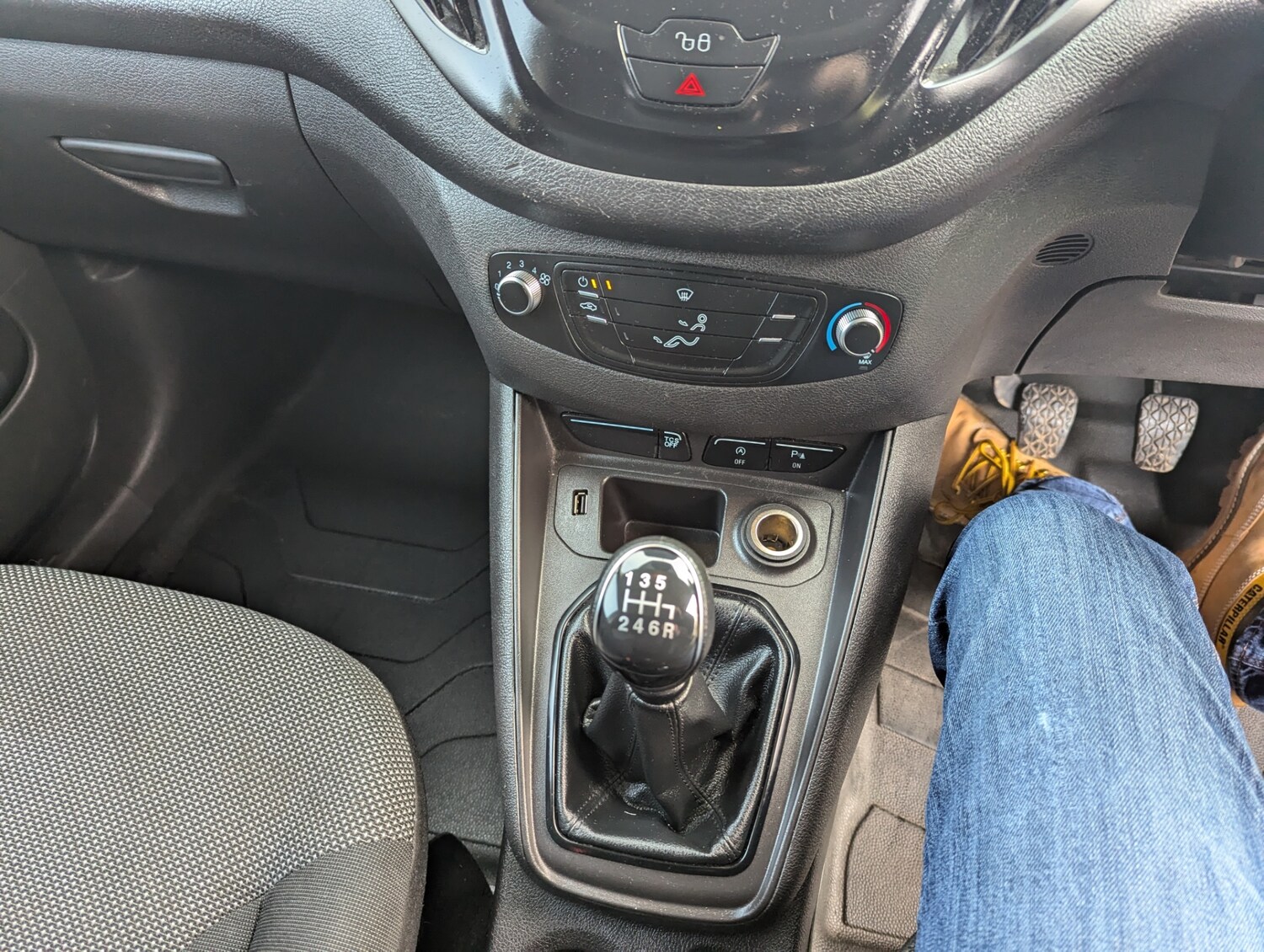 Used Ford Transit Courier 2023 for sale - 77354008: Photo 32