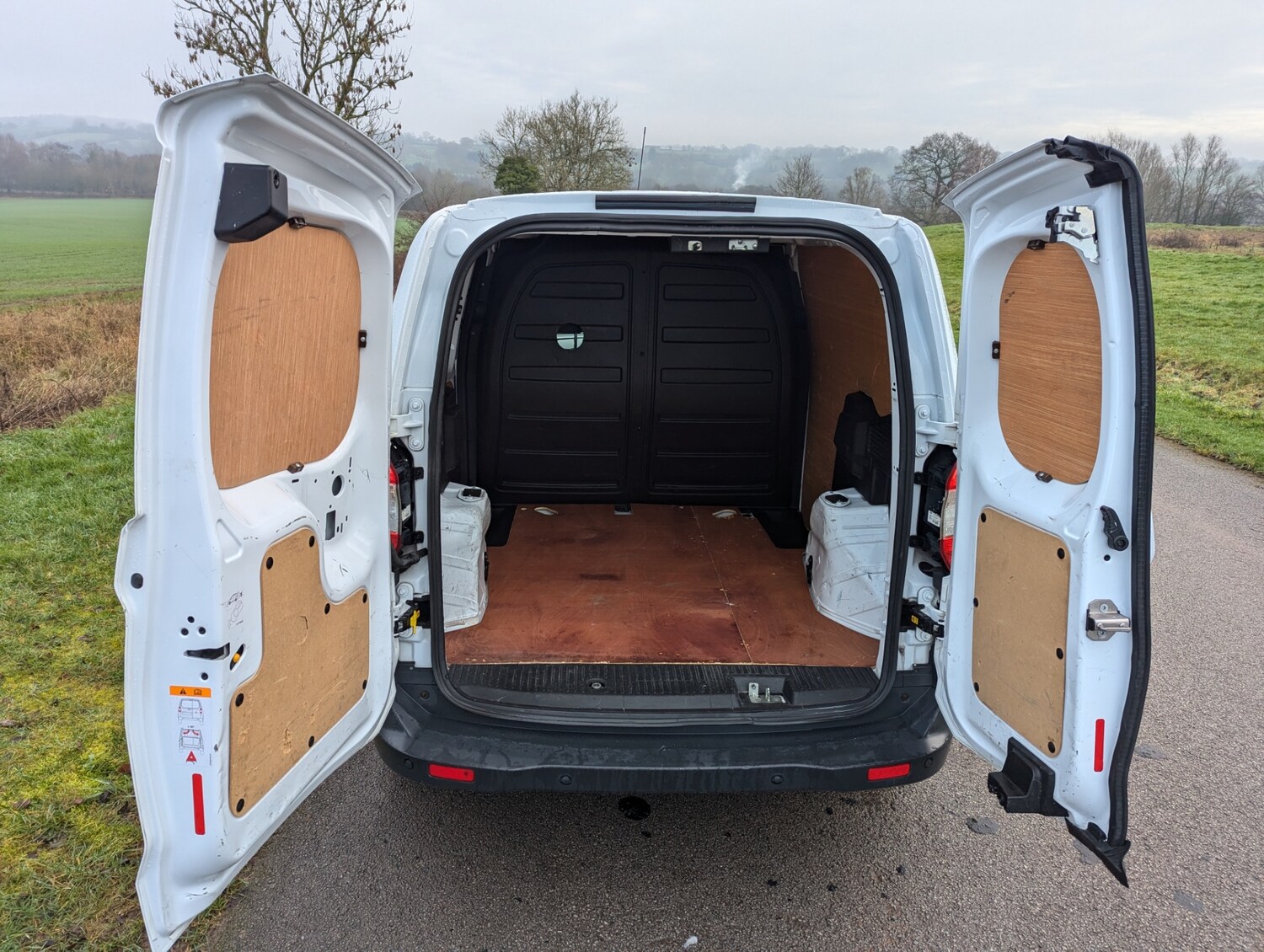 Used Ford Transit Courier 2023 for sale - 77354008: Photo 8