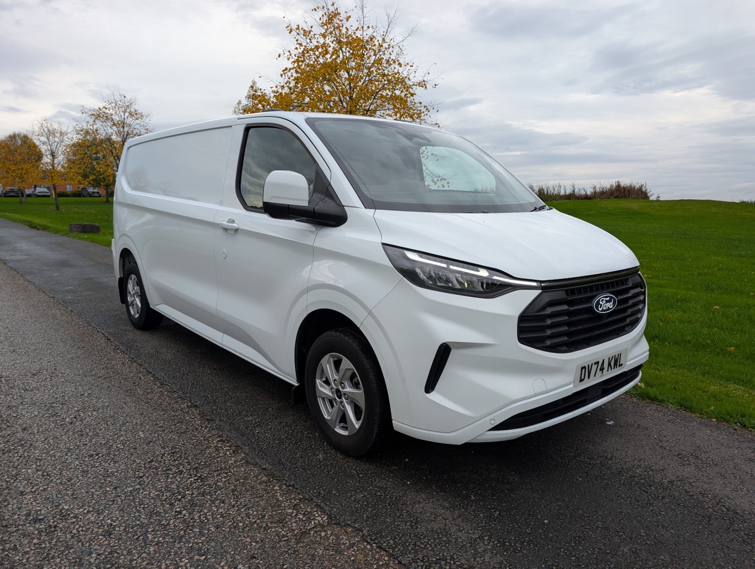 Used Ford Transit Custom 2024 for sale - 76455581: Photo 2