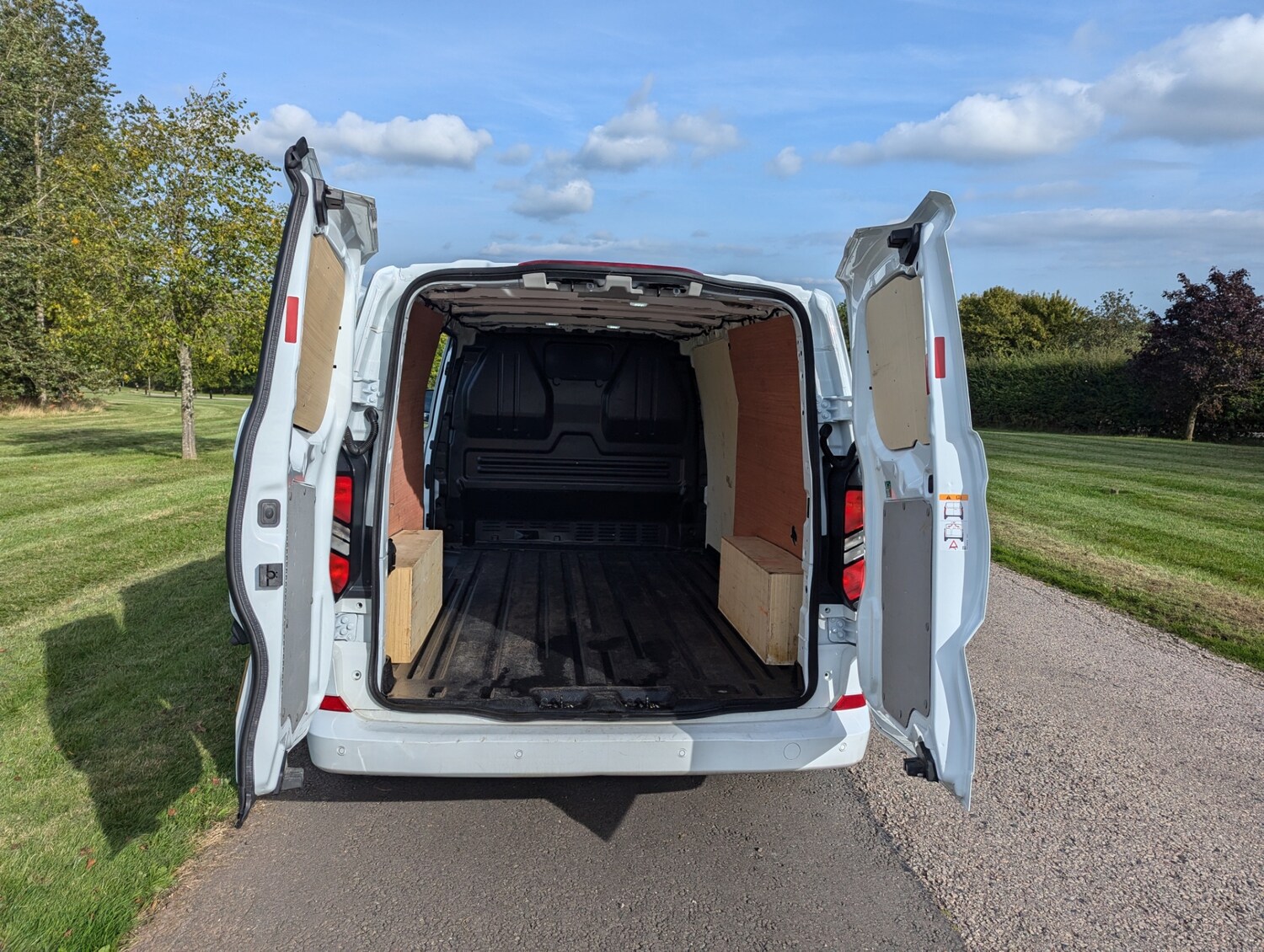 Used Ford Transit Custom 2024 for sale - 76030833: Photo 8
