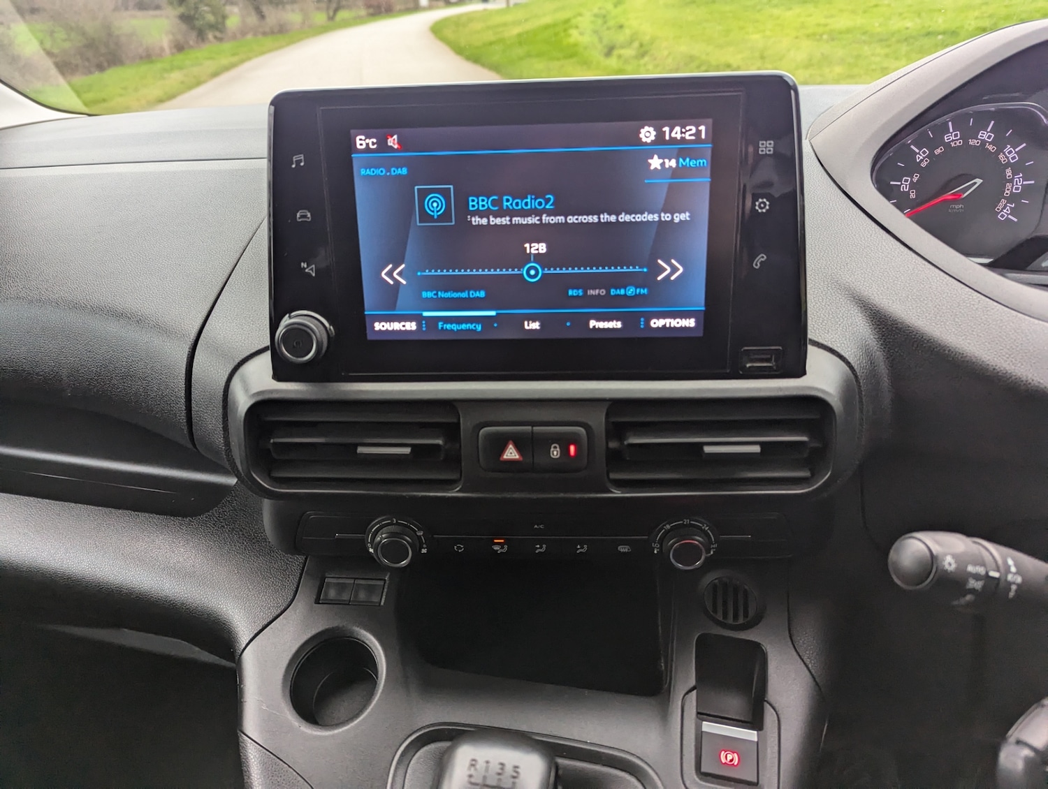 Used Peugeot Partner 2022 for sale - 77063519: Photo 12