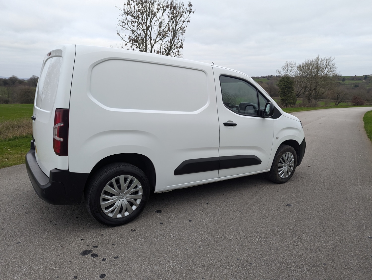 Used Peugeot Partner 2022 for sale - 77063519: Photo 25