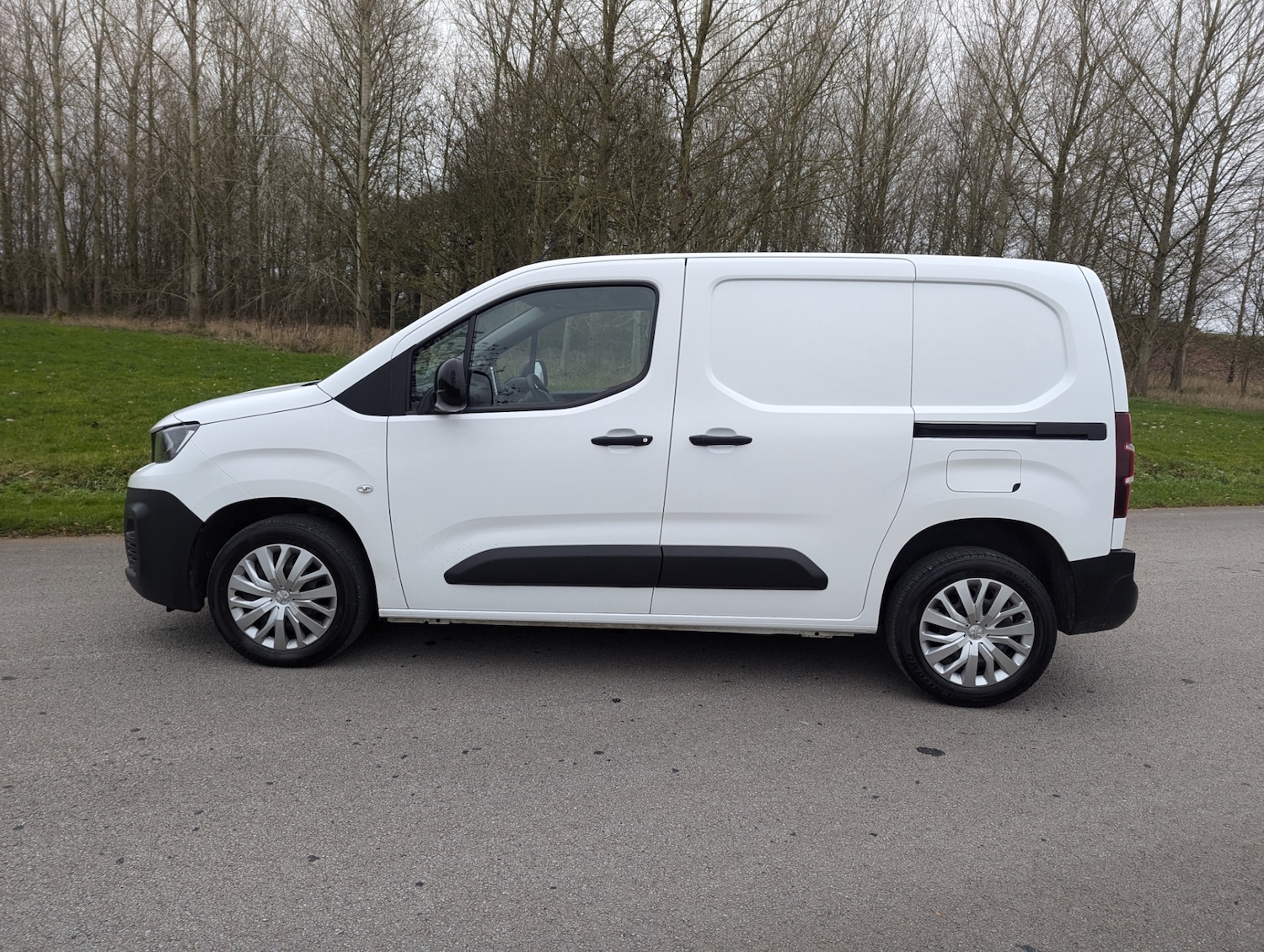 Used Peugeot Partner 2022 for sale - 77063519: Photo 33