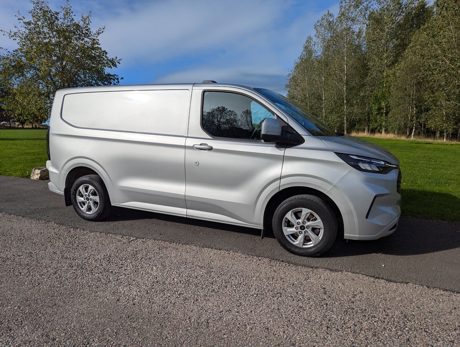 Used Ford Transit Custom 2024 for sale - 76184575: Photo 2