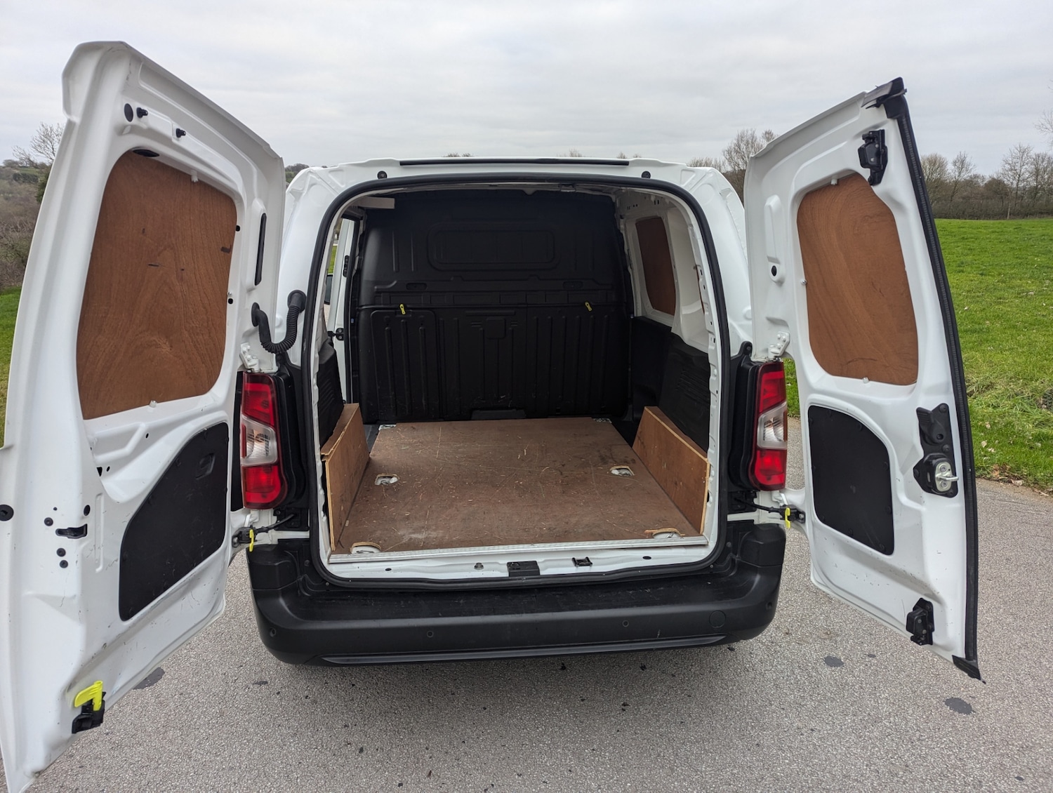 Used Peugeot Partner 2021 for sale - 77063525: Photo 9