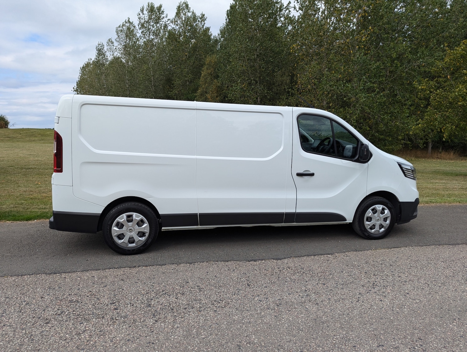 Used Renault Trafic 2023 for sale - 77286419: Photo 2