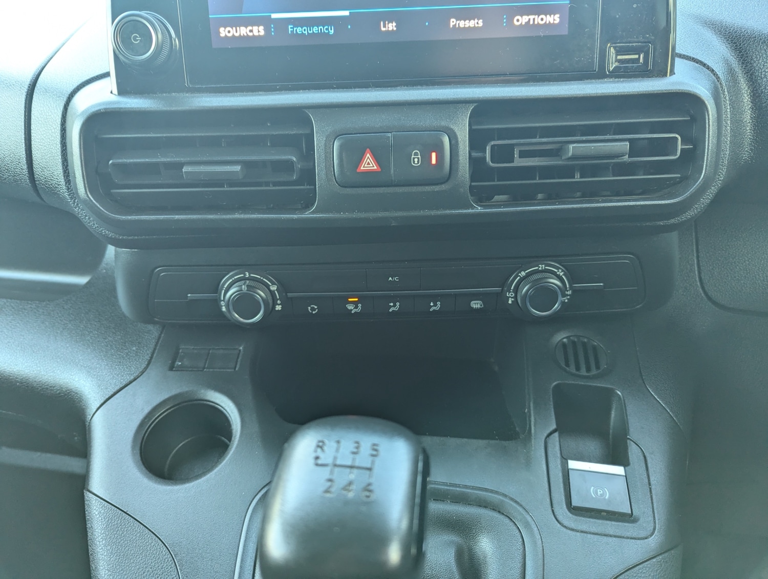 Used Peugeot Partner 2023 for sale - 77367199: Photo 26