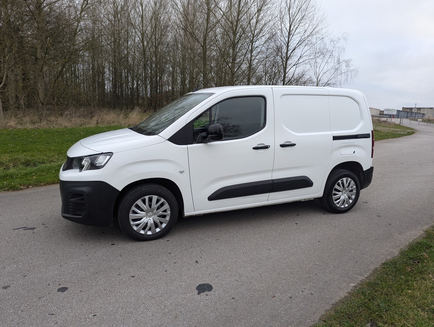 Used Peugeot Partner 2022 for sale - 77063599: Photo 35