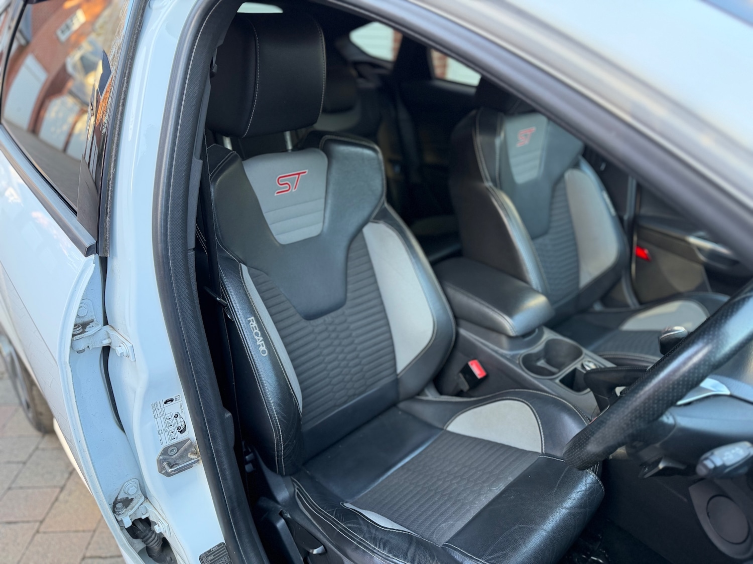 Used Ford Focus 2012 for sale - 77766131: Photo 17