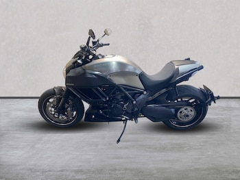 Used Ducati Diavel 2015 for sale - bike-78193859: Photo