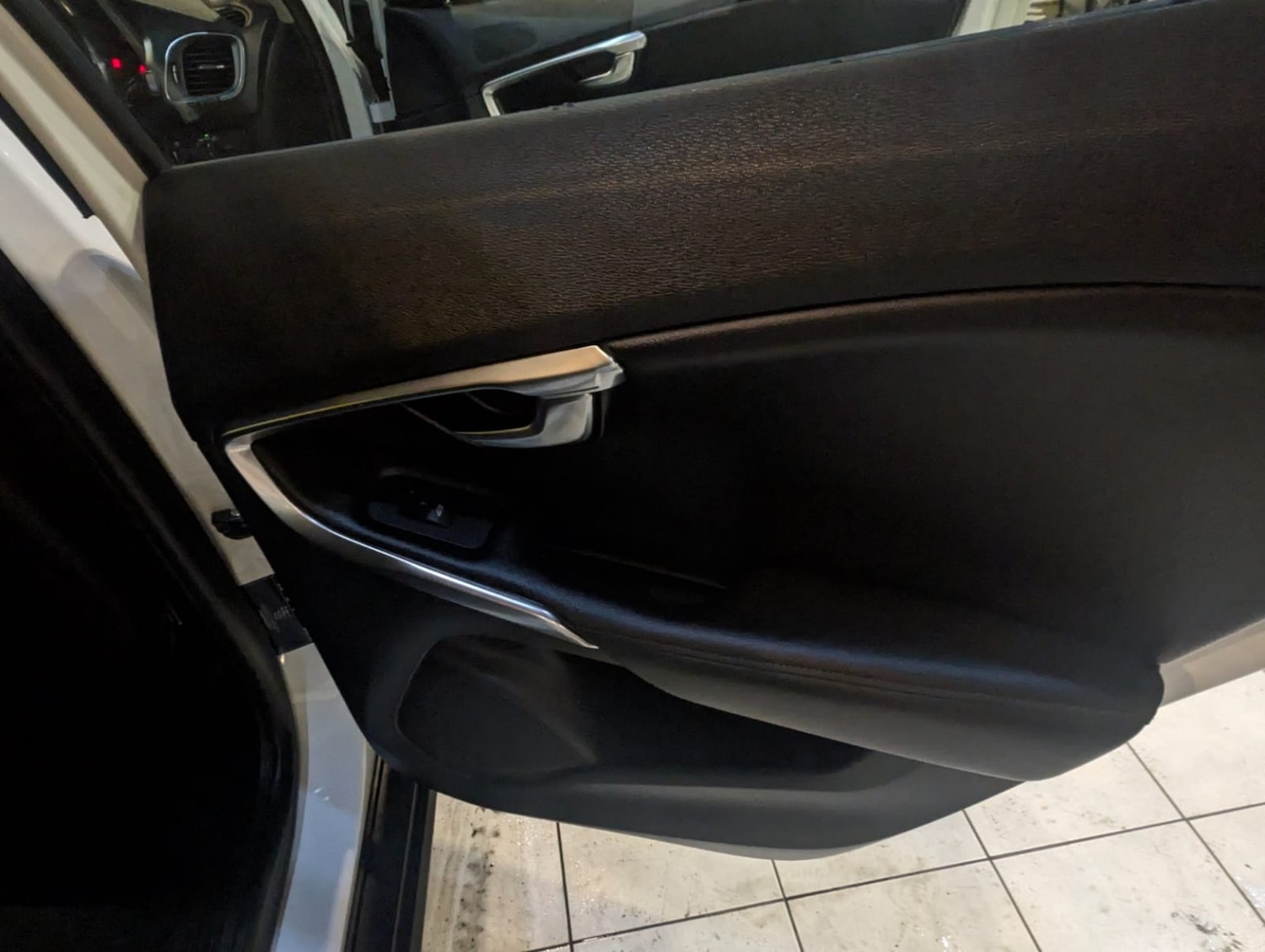 Used Volvo V40 2013 for sale - 76896993: Photo 10