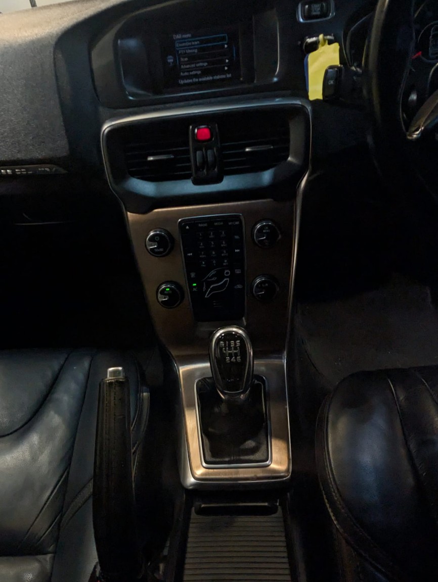 Used Volvo V40 2013 for sale - 76896993: Photo 8