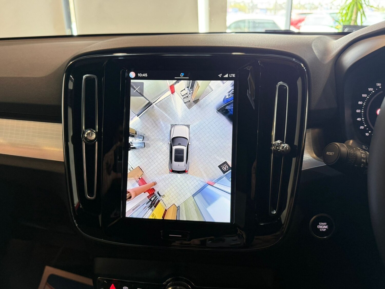 Used Volvo XC40 2024 for sale - 78045549: Photo 24