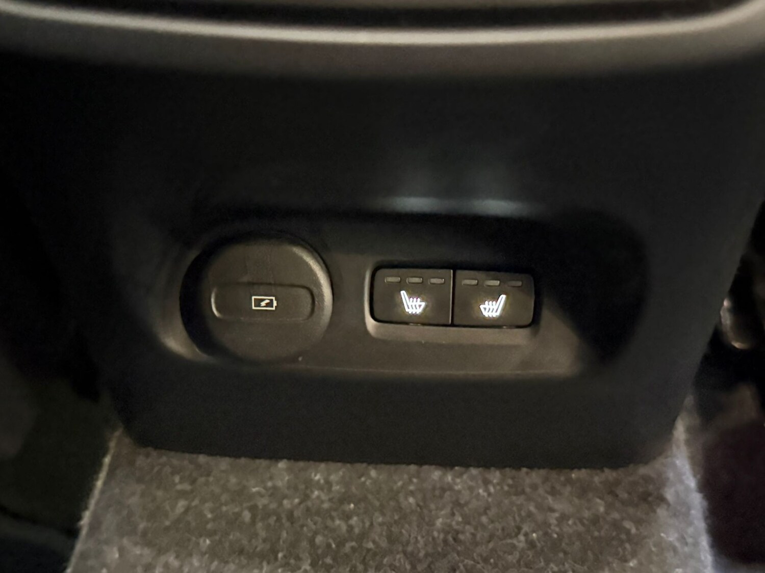 Used Volvo XC40 2024 for sale - 78045549: Photo 32