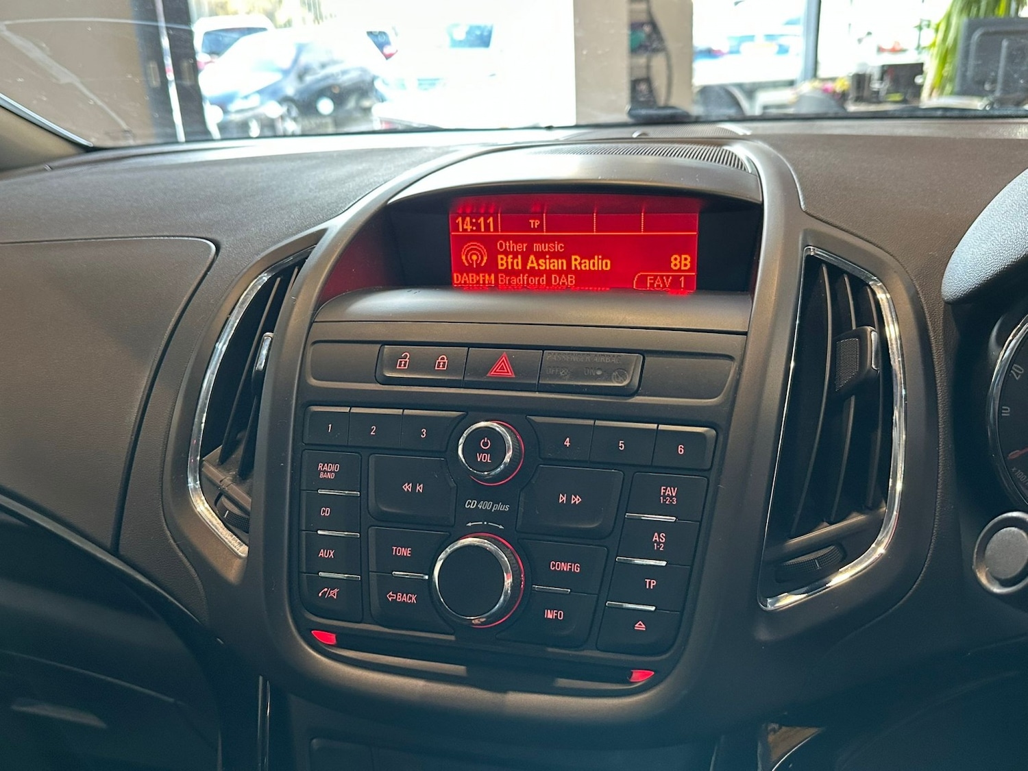 Used Vauxhall Zafira 2015 for sale - 77065688: Photo 20