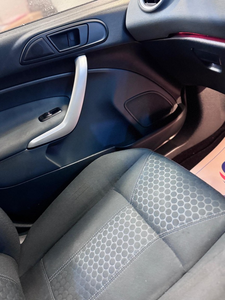 Used Ford Fiesta 2010 for sale - 76877633: Photo 14