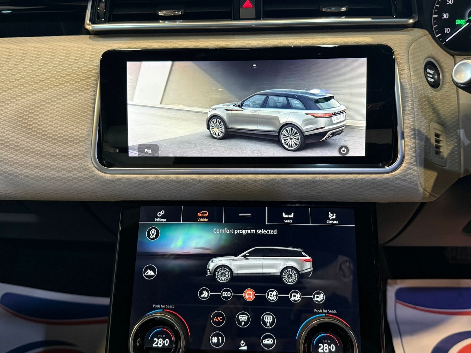 Used Land Rover Range Rover Velar 2017 for sale - 77536068: Photo 12