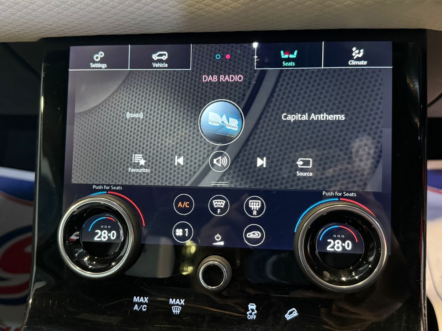 Used Land Rover Range Rover Velar 2017 for sale - 77536068: Photo 15