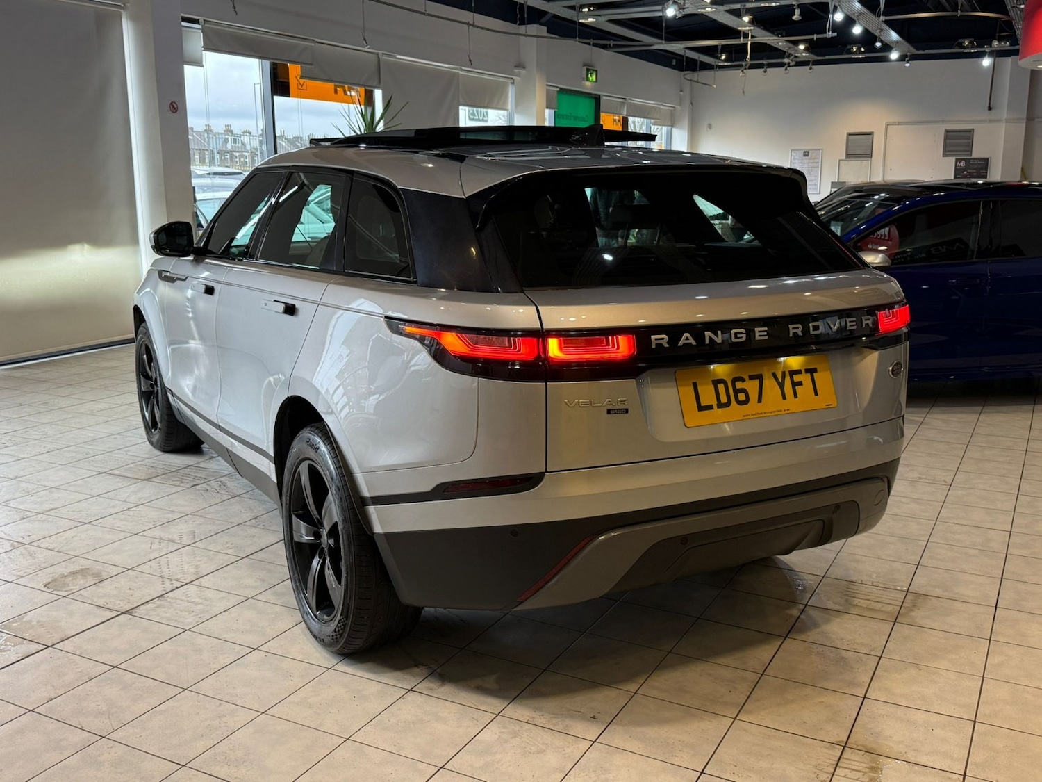 Used Land Rover Range Rover Velar 2017 for sale - 77536068: Photo 5