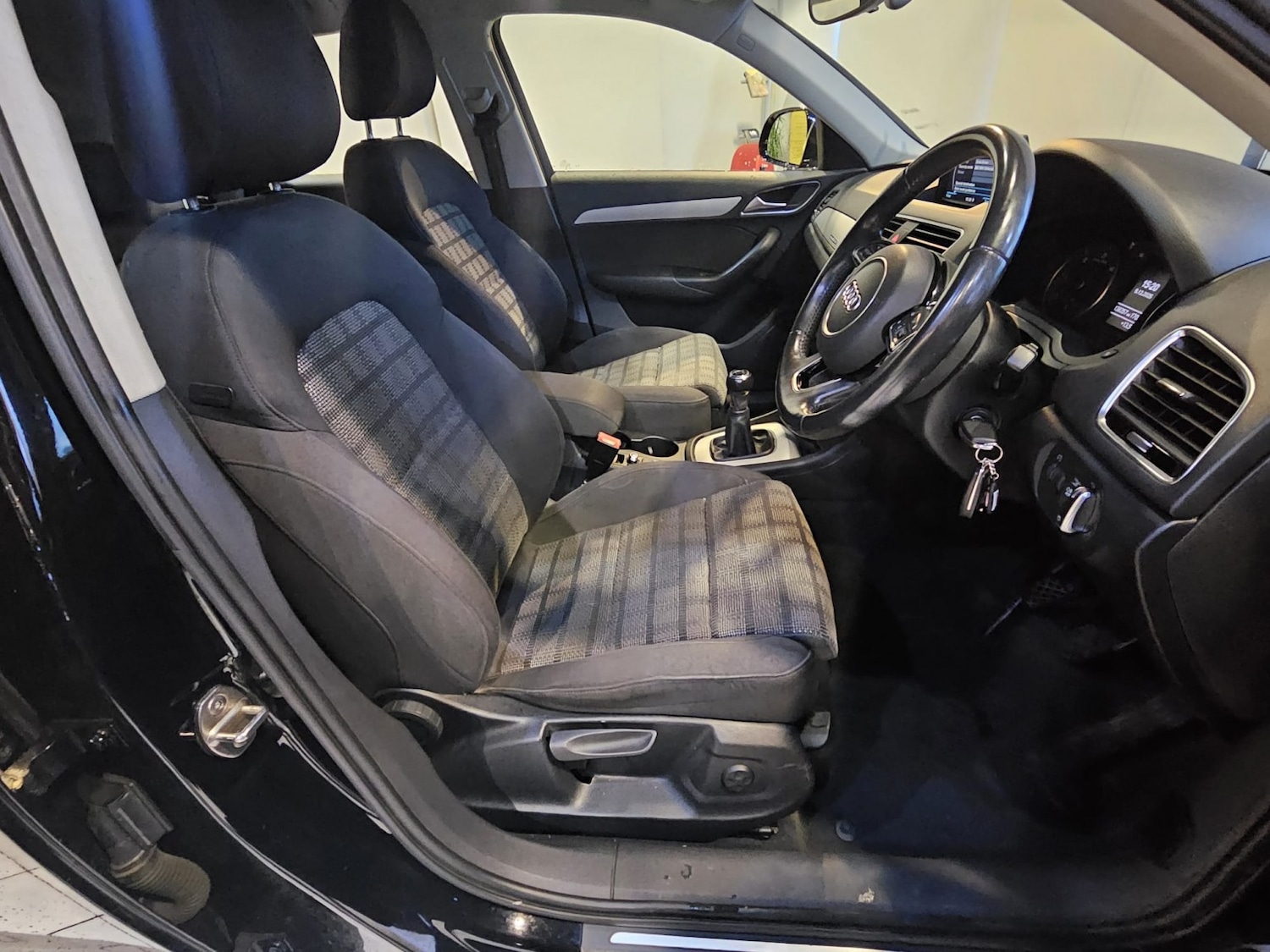 Used Audi Q3 2015 for sale - 76896897: Photo 11