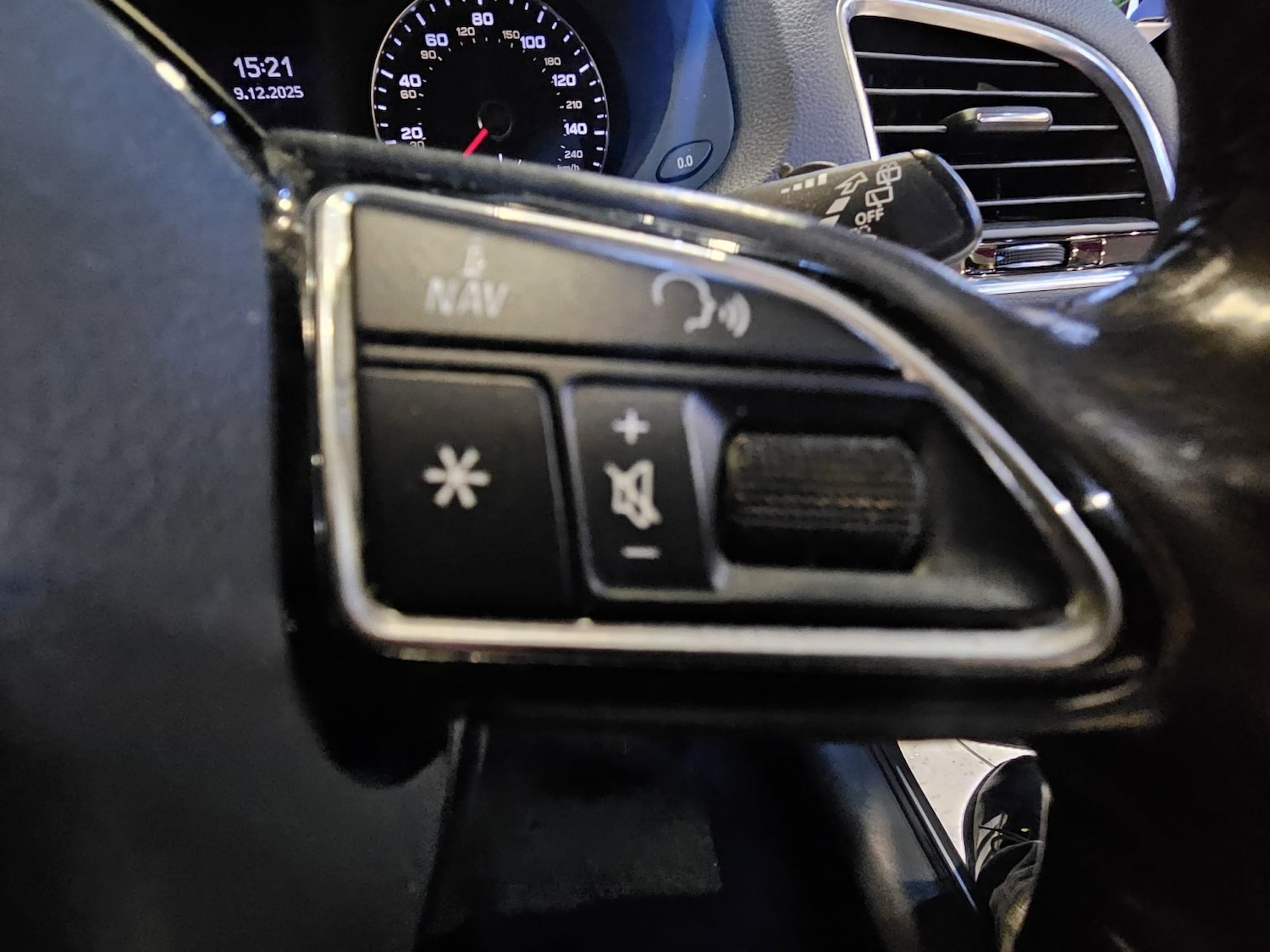 Used Audi Q3 2015 for sale - 76896897: Photo 15