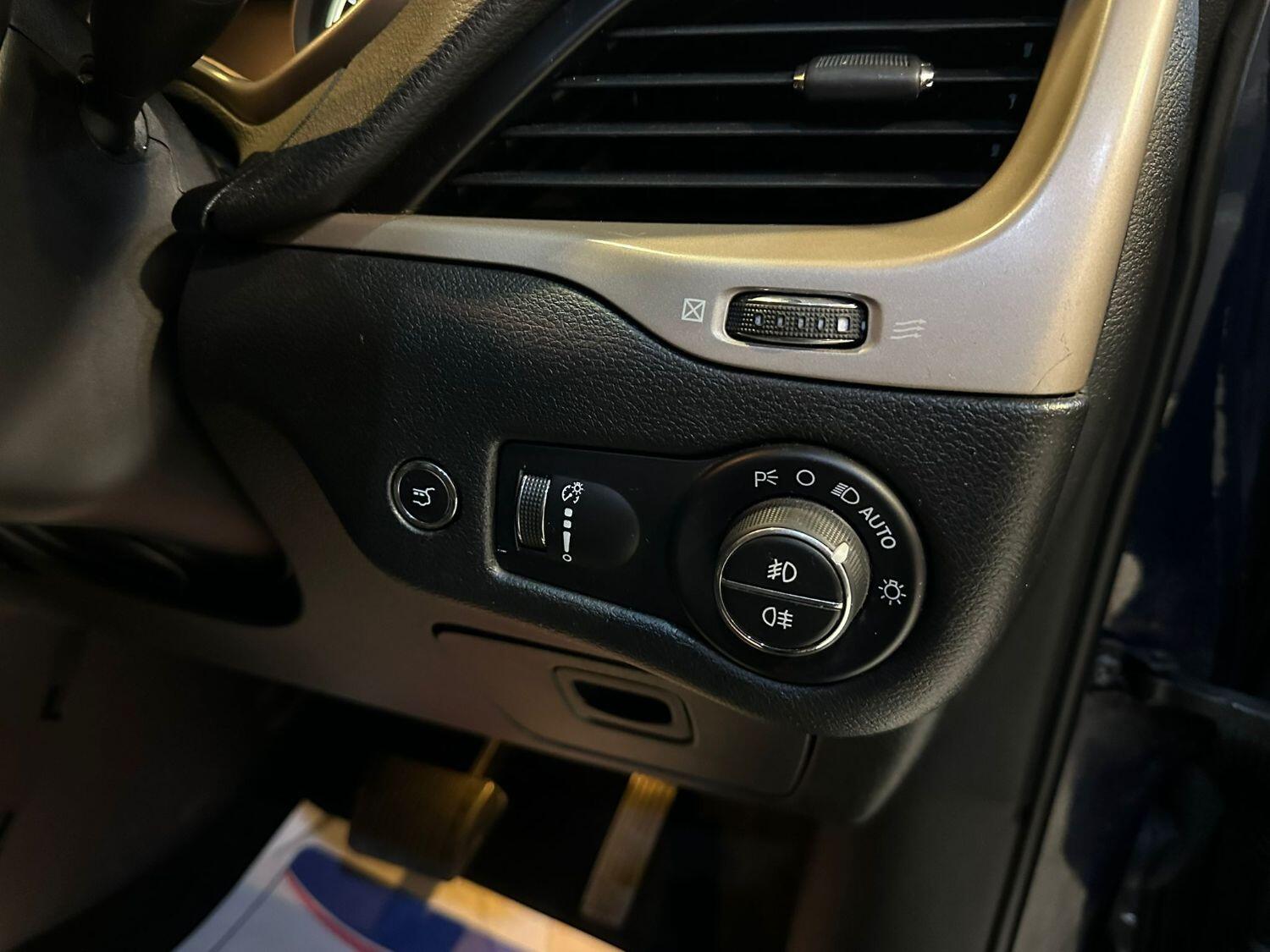 Used Jeep Cherokee 2016 for sale - 76439983: Photo 21