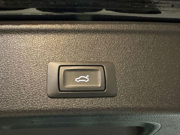 Used Audi A4 2017 for sale - 76324865: Photo 33