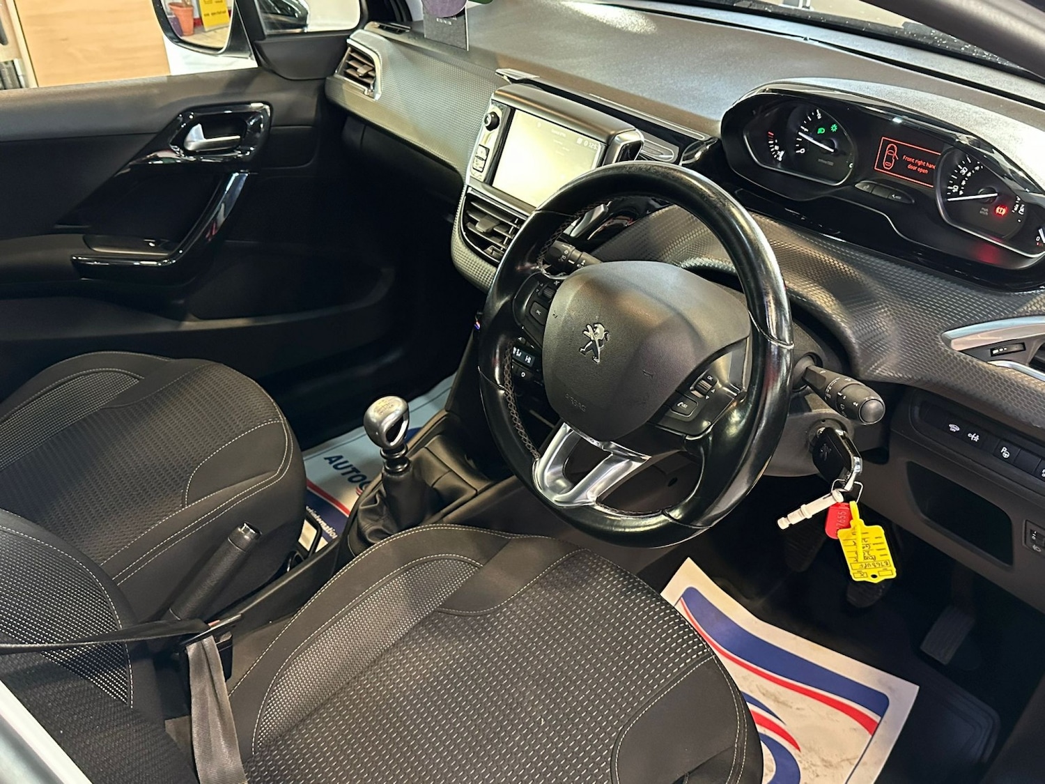 Used Peugeot 208 2018 for sale - 77233810: Photo 16