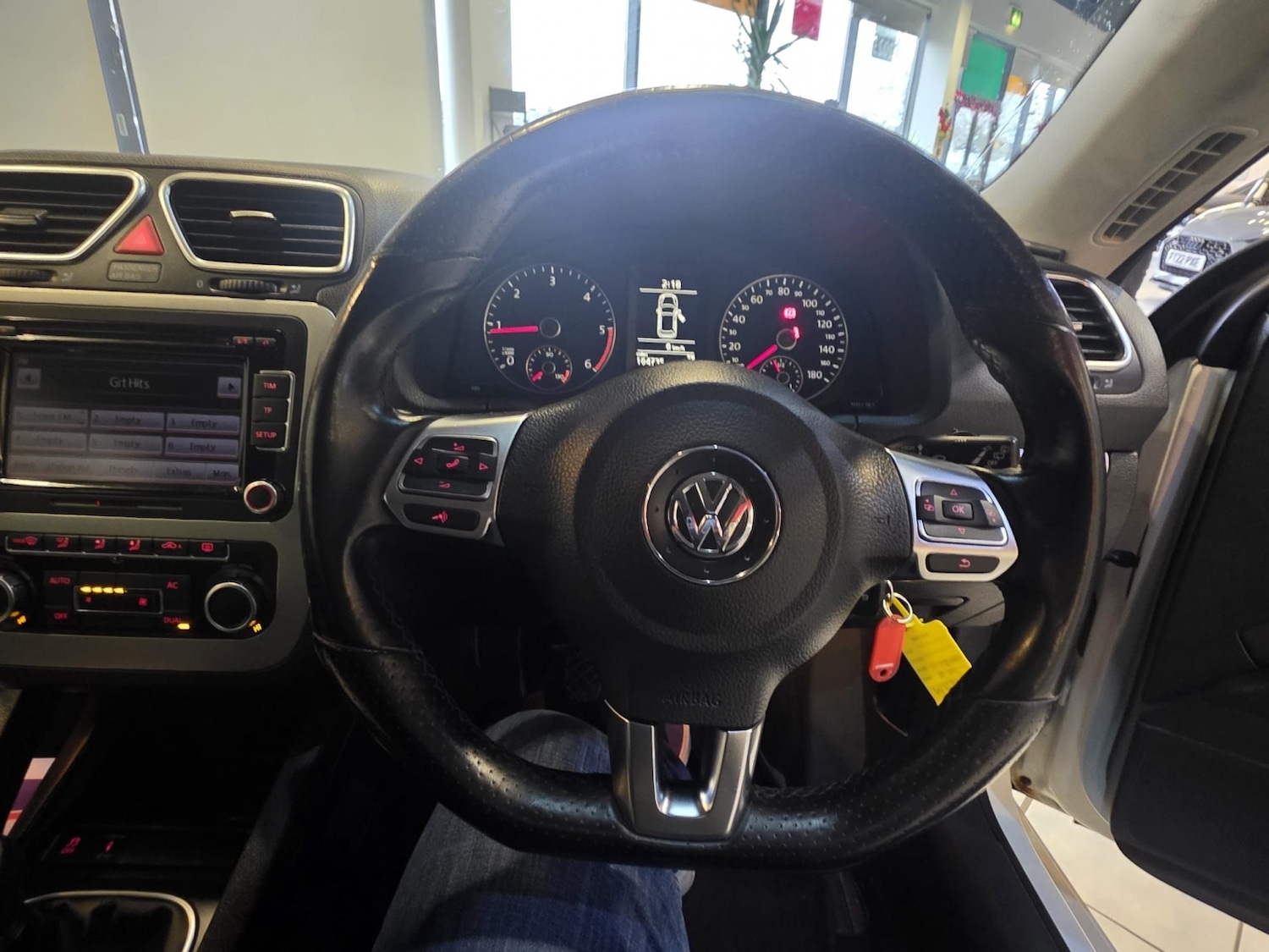 Used Volkswagen Scirocco 2010 for sale - 76982754: Photo 12