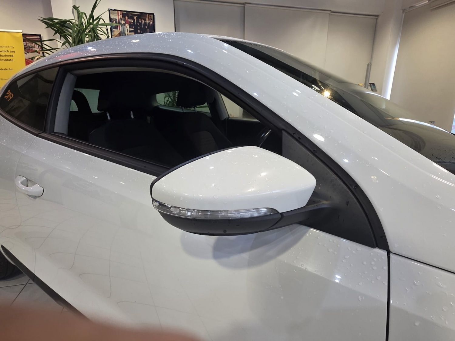 Used Volkswagen Scirocco 2010 for sale - 76982754: Photo 5