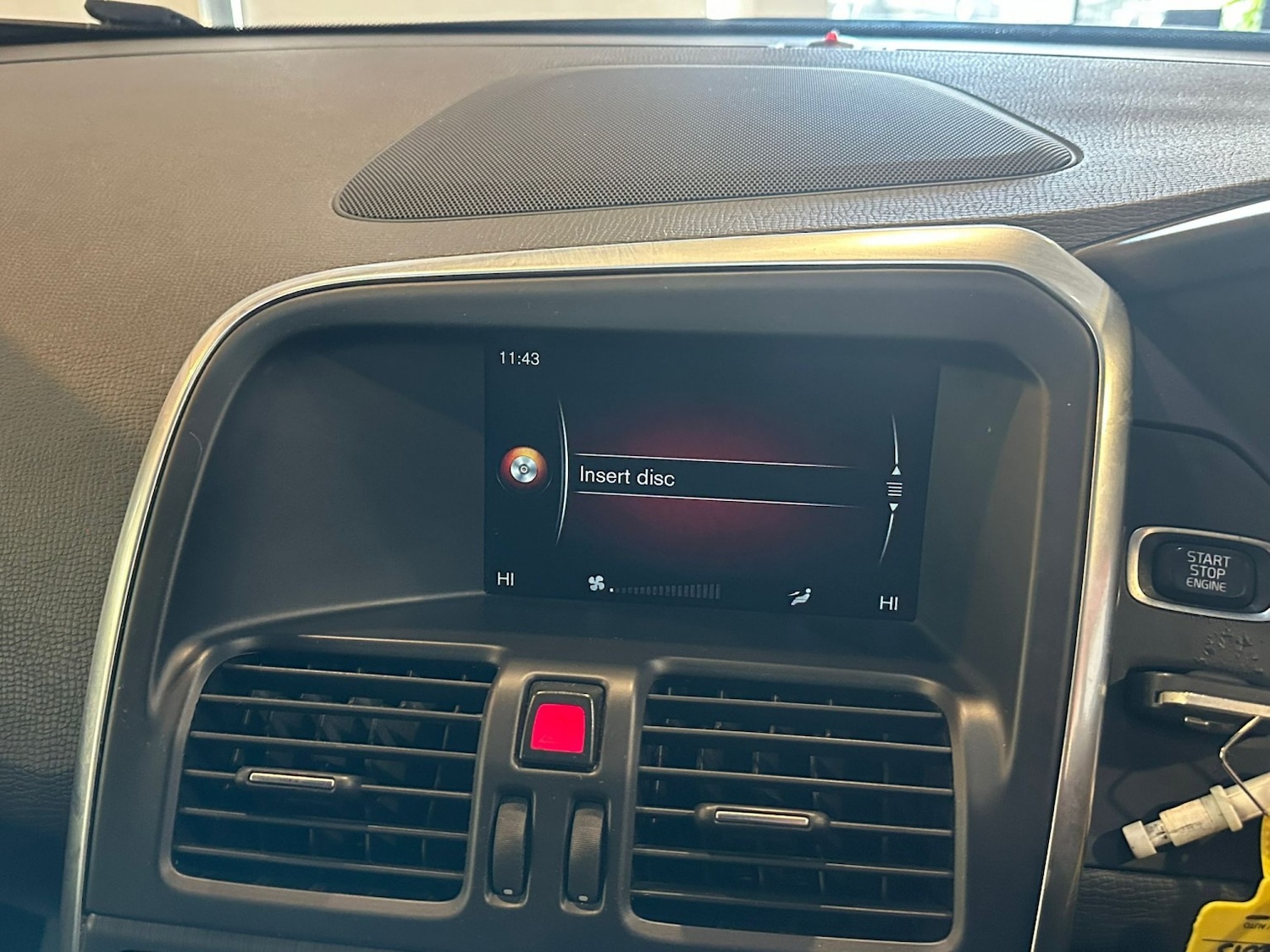 Used Volvo XC60 2015 for sale - 77721235: Photo 20