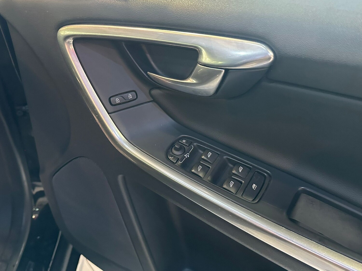 Used Volvo XC60 2015 for sale - 77721235: Photo 27