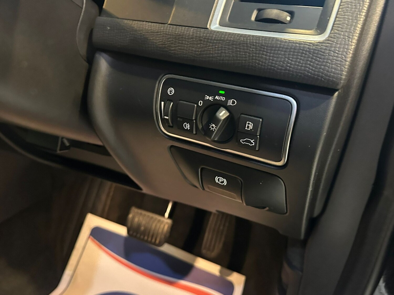 Used Volvo XC60 2015 for sale - 77721235: Photo 28