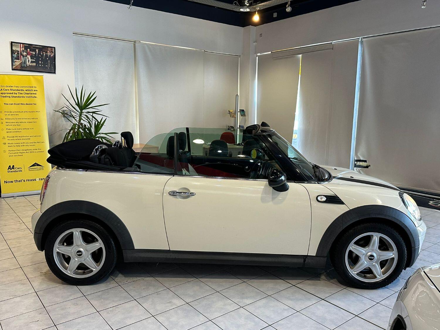 Used MINI Convertible 2010 for sale - 76571124: Photo 10