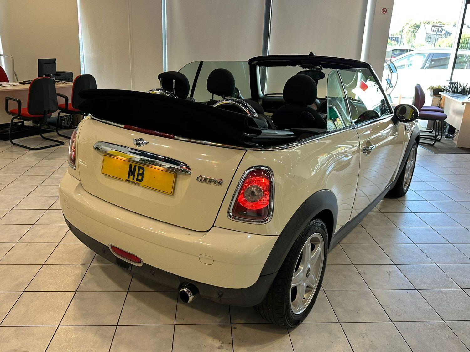 Used MINI Convertible 2010 for sale - 76571124: Photo 11