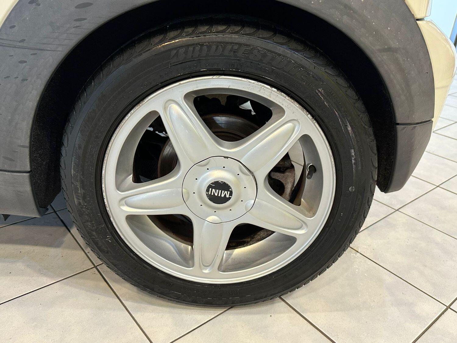 Used MINI Convertible 2010 for sale - 76571124: Photo 23