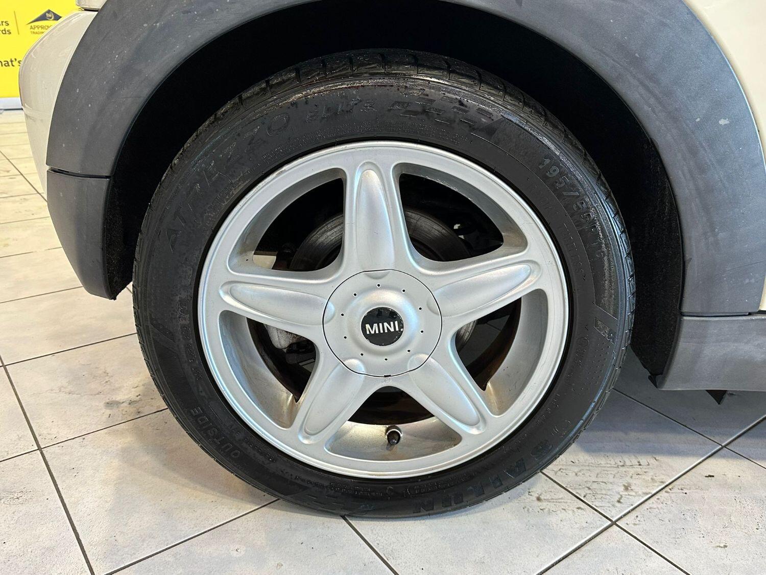 Used MINI Convertible 2010 for sale - 76571124: Photo 24