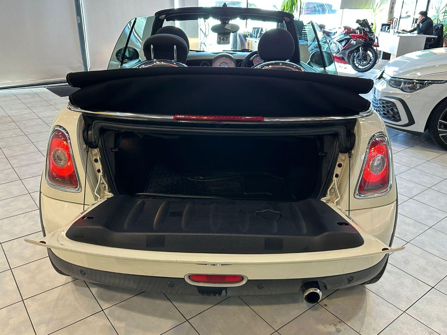 Used MINI Convertible 2010 for sale - 76571124: Photo 8