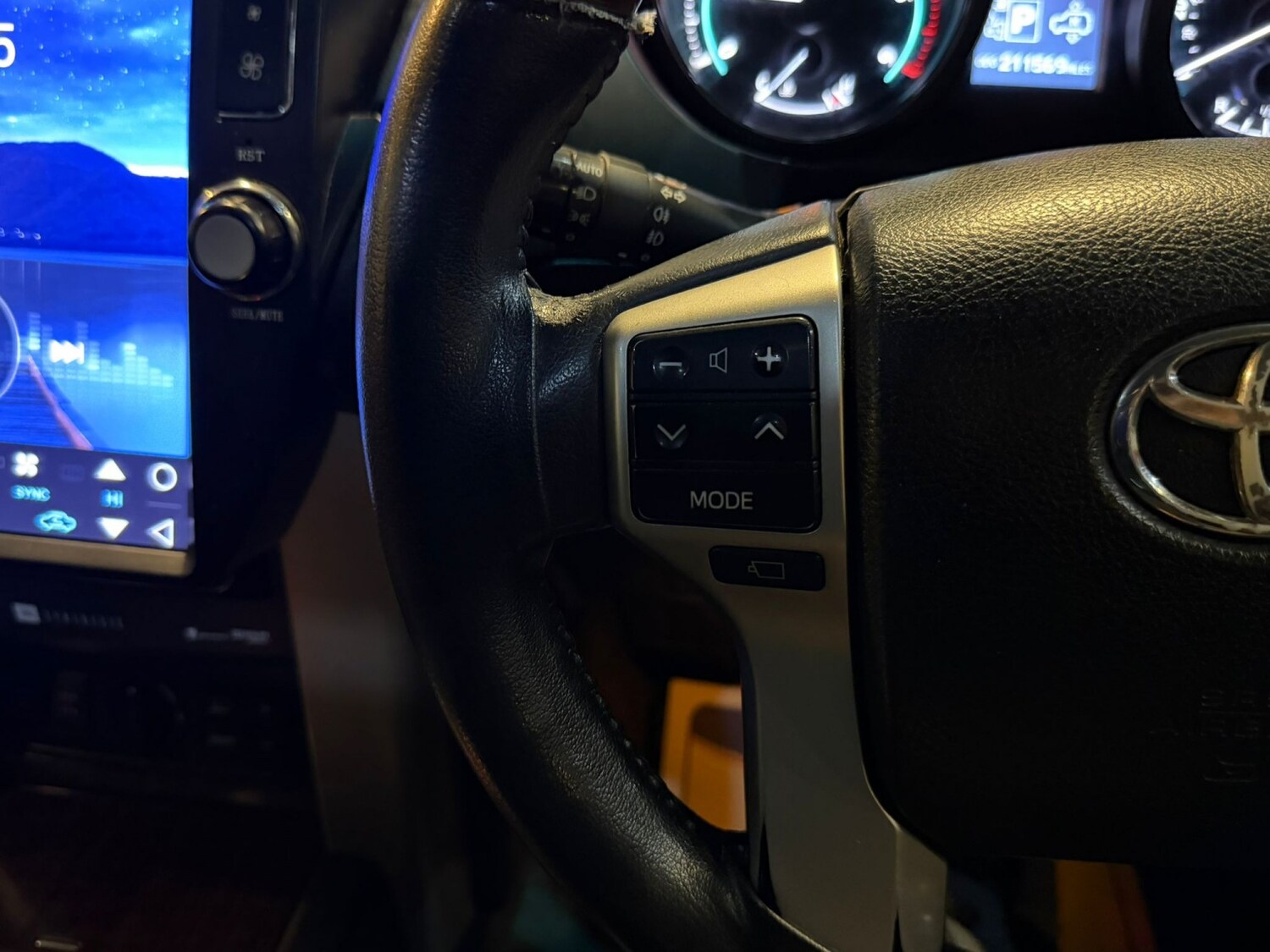 Used Toyota Land Cruiser 2010 for sale - 78145893: Photo 35