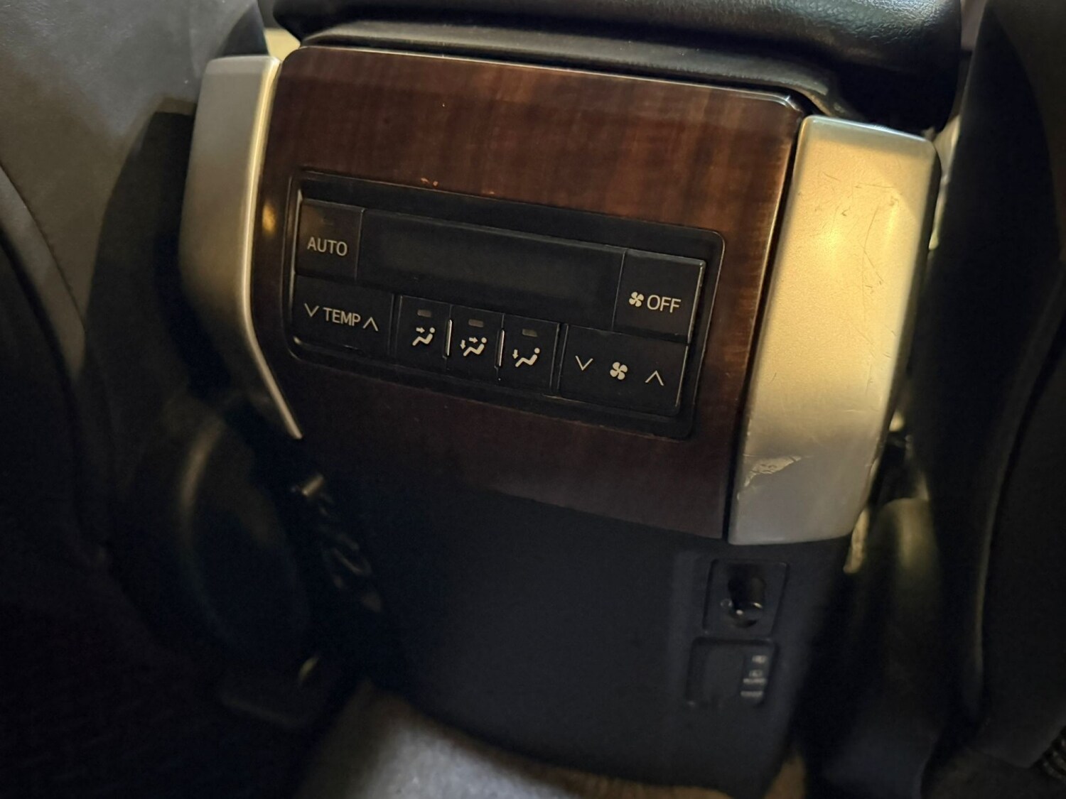 Used Toyota Land Cruiser 2010 for sale - 78145893: Photo 39