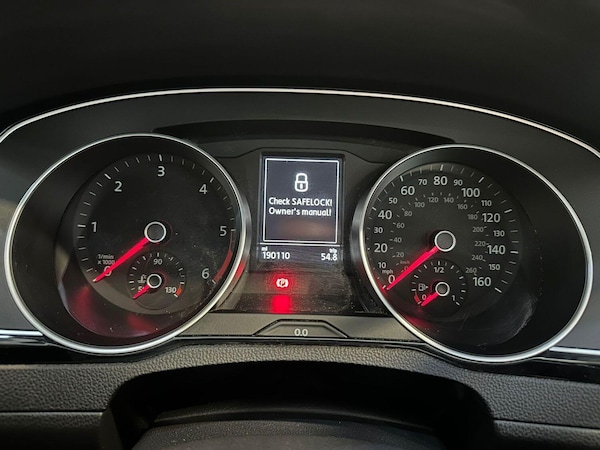 Used Volkswagen Passat 2015 for sale - 75376565: Photo 15