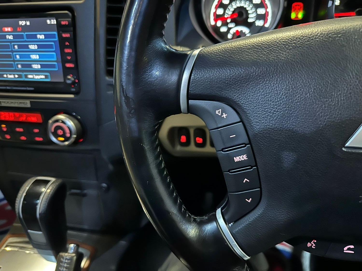 Used Mitsubishi Shogun 2011 for sale - 77282711: Photo 29