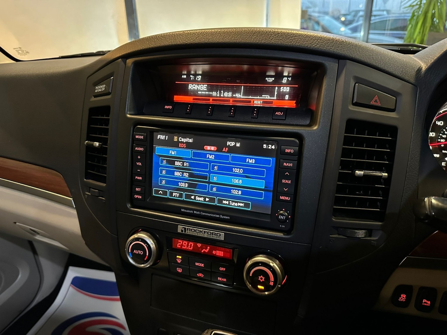 Used Mitsubishi Shogun 2011 for sale - 77282711: Photo 34